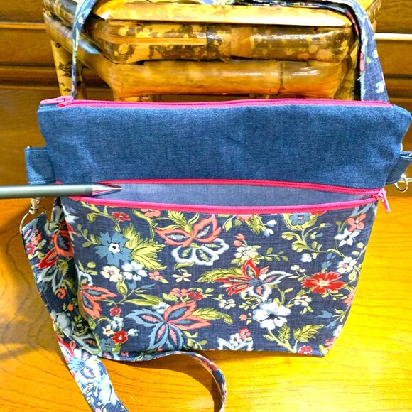 Handmade Denim and Cotton Floral Crossbody Bag with Lining and Zippered Closure - Picture 5 of 8